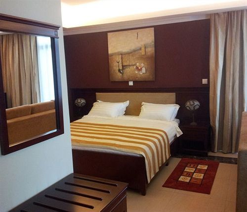 Roca Golf Hotel Бужумбура Екстер'єр фото